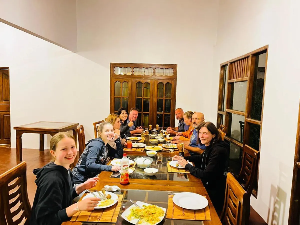 Travellers Nest Inn Nuwara Eliya